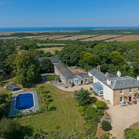 Red River Stables - Peaceful, Beautiful Grounds, Swimming Pool, Central Location For West Cornwall Camborne Kültér fotó