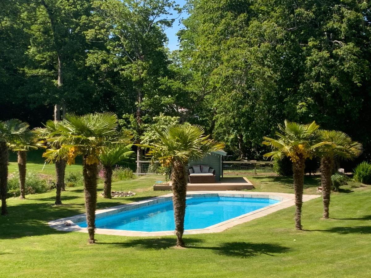 Red River Stables - Peaceful, Beautiful Grounds, Swimming Pool, Central Location For West Cornwall Camborne Kültér fotó