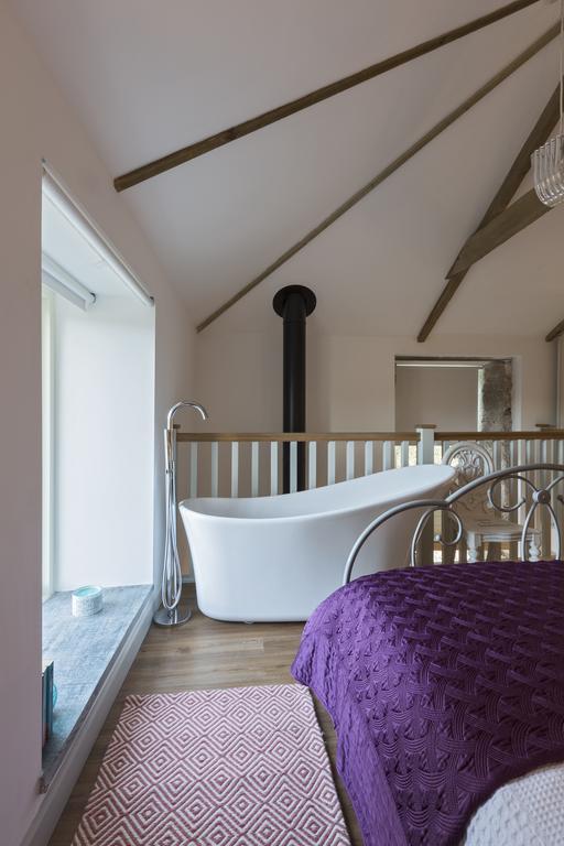 Red River Stables - Peaceful, Beautiful Grounds, Swimming Pool, Central Location For West Cornwall Camborne Kültér fotó